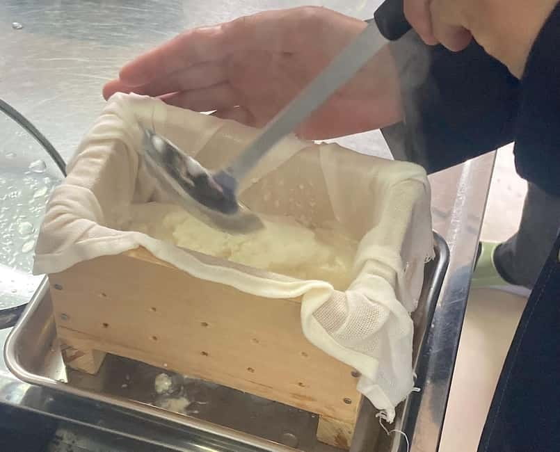 Making Fresh To-fu from soybeans in Kyoto - Dietary Needs That Are Taken Seriously