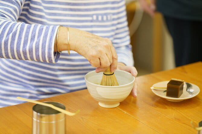 Matcha Grinding Experience and Walking Tour in Uji Kyoto - Byodo-in temple stop: seeing the 10-yen coin in full scale