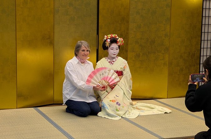MEET MAIKO: Meet-&-Greet, Maiko Show & Experience in Kyoto - Group size, seating, and the vibe