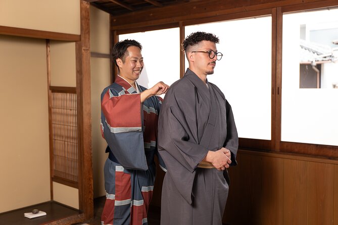 Men's Kimono Lesson and Shopping in Kyoto - The hands-on dressing steps: juban, kimono, and more