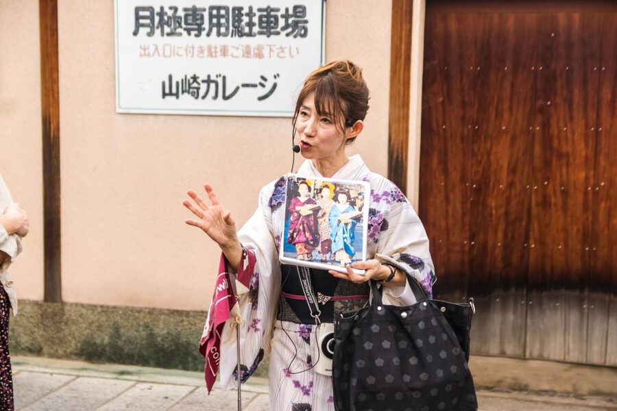 Night Walk in Gion: Kyoto's Geisha District - Key things you will notice on this Gion night walk