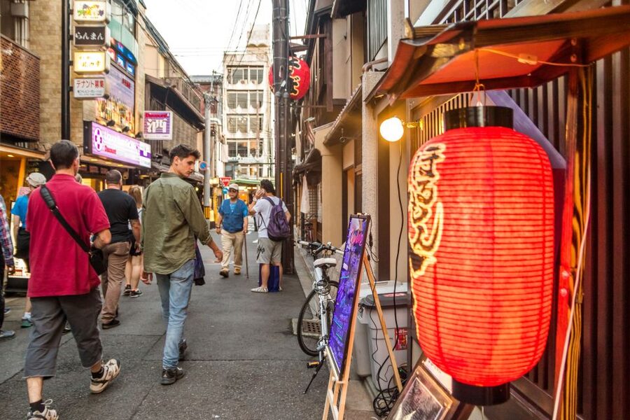Night Walk in Gion: Kyoto's Geisha District - Is the $21 price good value for this kind of night tour?