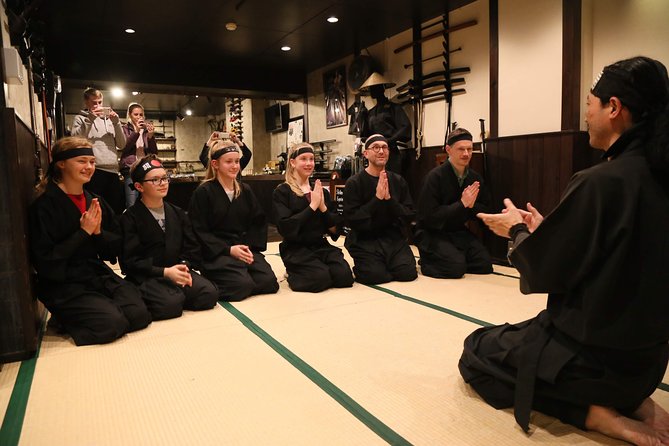 Ninja 1-hour Hands-on Lesson by Japanese master in Kyoto -Entry - Meeting at Ninja Dojo and Getting Dressed (What to Do First)