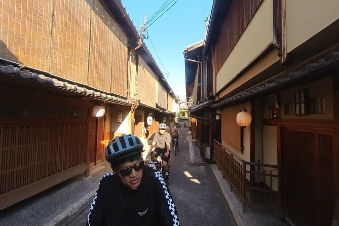 No. 1 E-Bike Tour for Up to 5 Guests in Kyoto with a Local! - Heian Shrine: the big red torii and why this place was built