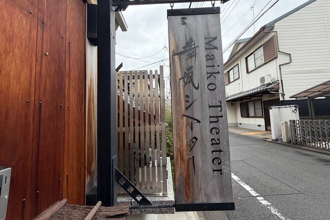 One Hour Geisha Show in Gion Kyoto - The Q&A Session: The Part Tourists Often Miss