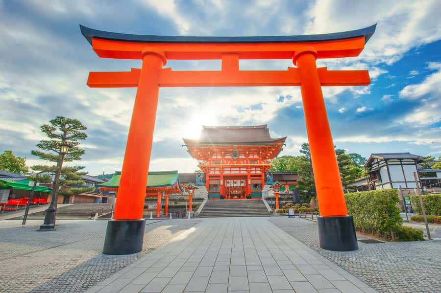 Osaka/Kyoto: Arashiyama, Nara & Fushimi Inari Shrine w/Lunch - Arashiyama Bamboo Forest: iconic, but go in ready