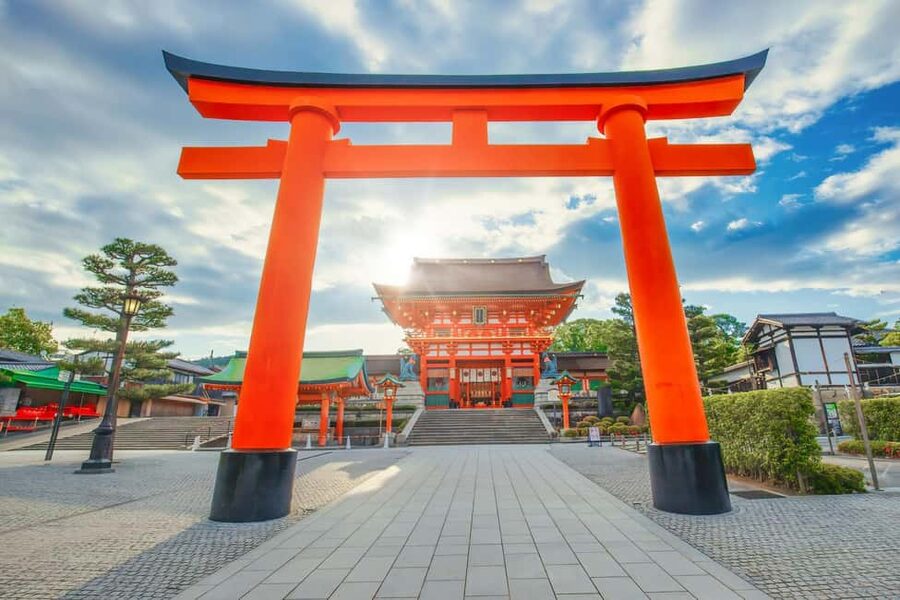 Osaka/Kyoto: Arashiyama, Nara Park, Fushimi Shrine Tour - Arashiyama bamboo trails and Togetsukyo Bridge time