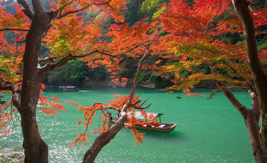 Osaka/Kyoto: Katsuoji, Kinkakuji, Arashiyama 1-Day Bus Tour - Kinkakuji: Gold Pavilion Calm and Mirror-Lake Reflections