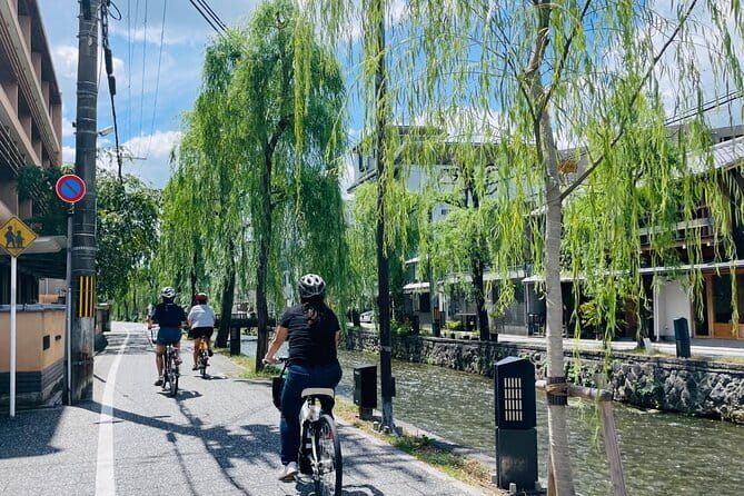 Pedal Adventure Kyoto's iconic landmarks on an e-bike tour - Stop 1: Gion, geisha culture, and an easy first pedal