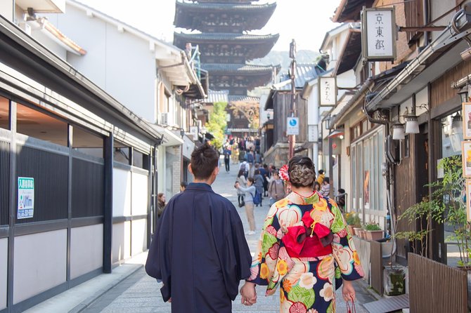 Photo Shoot with a Private Vacation Photographer in KYOTO, JAPAN - Stop 1: Gion Corner, a strong starting point for portraits