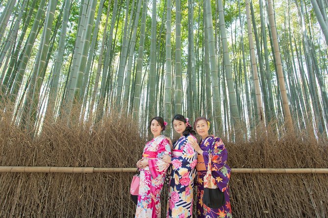 Photo Shoot with a Private Vacation Photographer in KYOTO, JAPAN - Stop 2: Arashiyama for scenic streets and Kyoto texture