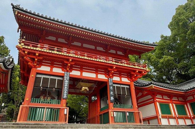 Private Custom Tour of Kiyomizu & Yasaka—by Young Local Guides - Stop 3: Hōkan-ji Temple (Yasaka Pagoda), a Kyoto symbol in a quiet pocket