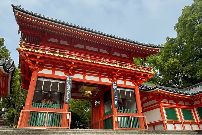 Private Custom Tour of Kiyomizu & Yasaka—by Young Local Guides - Included photo service, and how to make it worth it