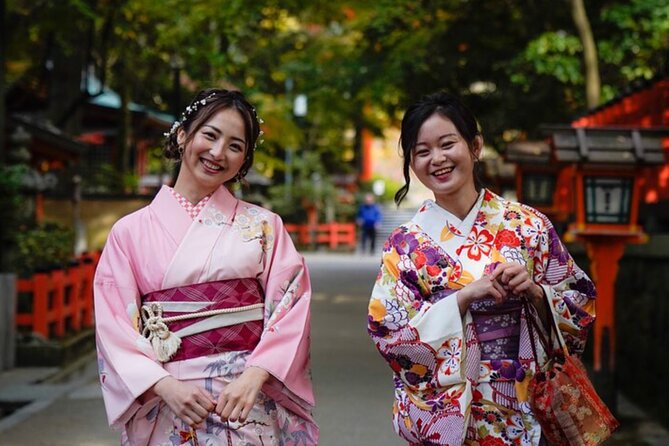 Private Customized Tour with Local Guide In Kyoto - Maruyama Park in Early April: Garden Calm and Photo Spots