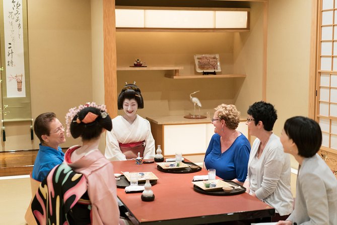 Private Dinner with Maiko and Geiko in Kyoto - The 6:00 pm Timing and What the Evening Tempo Feels Like