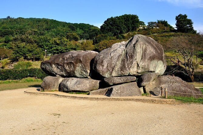 Private Guided Half-Day Walking Tour in Yoshinoyama - Price and value: what $99.76 per person really covers