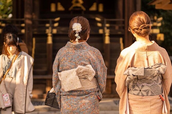 Private Guided Historical Sightseeing Tour in Kyoto - Stop 4: Yasaka Shrine, Shinto spirit next to Gion