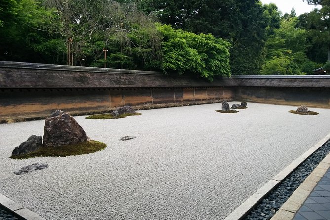 Private Highlights of Kyoto Tour - Northwest Kyoto: Arashiyama bamboo, Ryoan-ji stones, and Kinkakuji gold