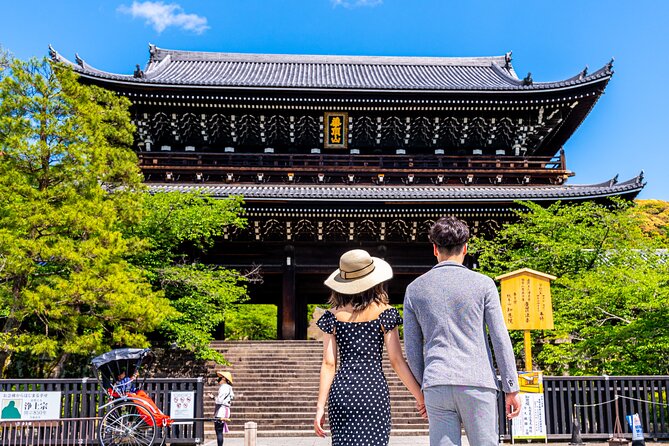 Private Photoshoot Experience in Kyoto ( Gion ) - Yasaka Koshindo: Color, Movement, and Temple Character