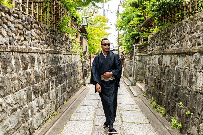 Private Photoshoot Experience in Kyoto ( Gion ) - Maruyama Park: A Serene Pause for Seasonal Beauty
