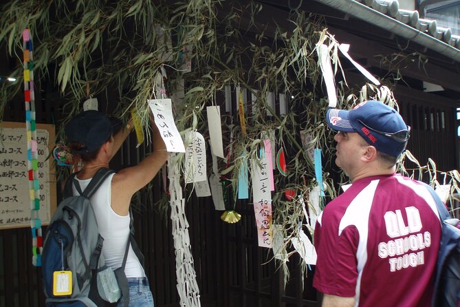 Private Walking Tour in Bamboo Forest & Hidden Spots in Arashiyama - Bamboo Forest Street: photo magic with crowd and bug reality