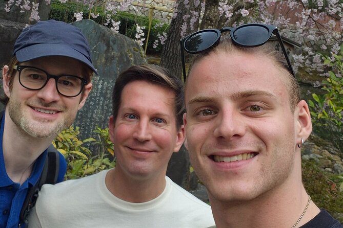 Private Walking Tour in Gion and Higashiyama - Maruyama Park: seasonal views that connect to the rest of Kyoto