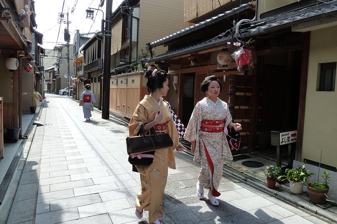 Secret Eastern Kyoto Biking Adventure - Tatsumi Bridge: a quick photo pause with a real purpose