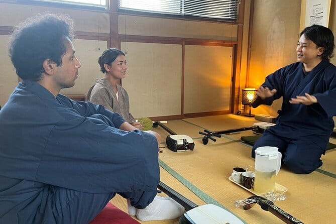 Shamisen Discovery in Kyoto 【Group】 - The 60-Minute Structure: History, Technique, Then Playing for Real