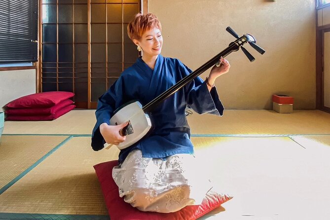 Shamisen Experience in Kyoto 【Private】 - Meeting Jack and getting set up for one-on-one learning