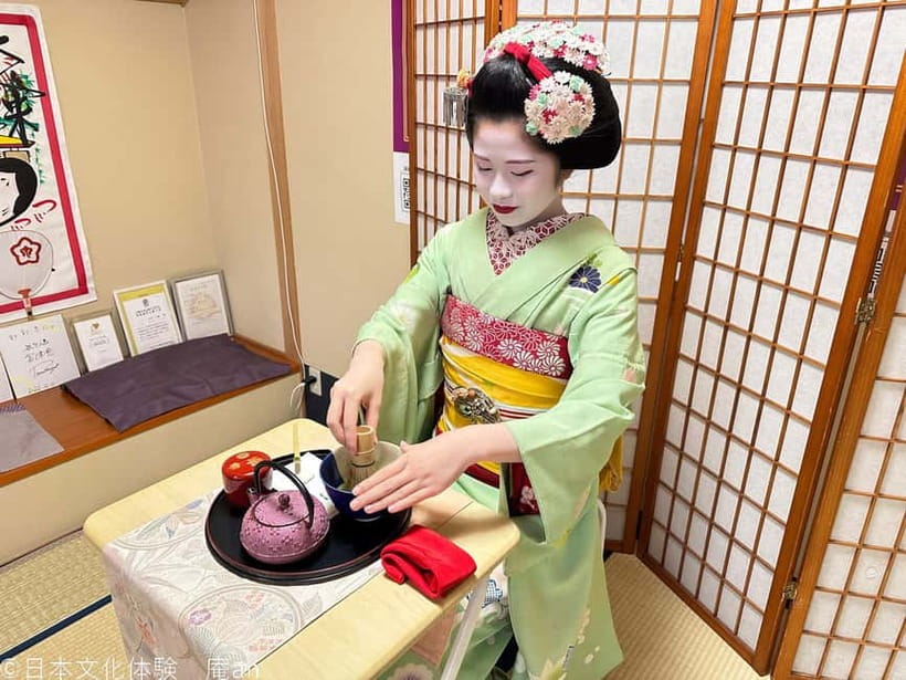Simple Plan with Maiko - The 90-minute flow: greeting, tea demo, Q&A, photos, dances
