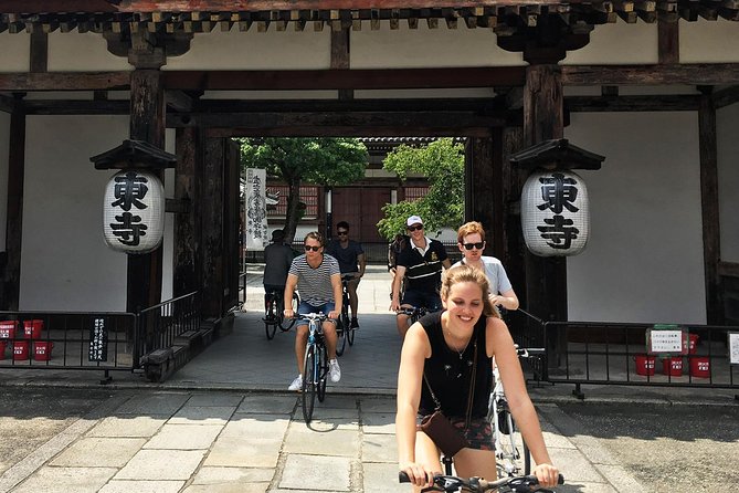 South Kyoto in a Nutshell: Gentle Backstreet Bike Tour! - Gion in a short stop: quick look, good etiquette, real atmosphere