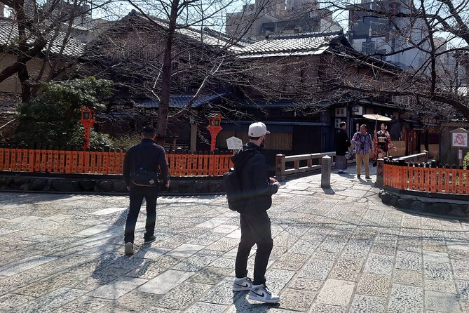 Start from Kyoto Station: Early Morning E-Bike Tour with Kyotoite - Where you meet and how the ride is paced