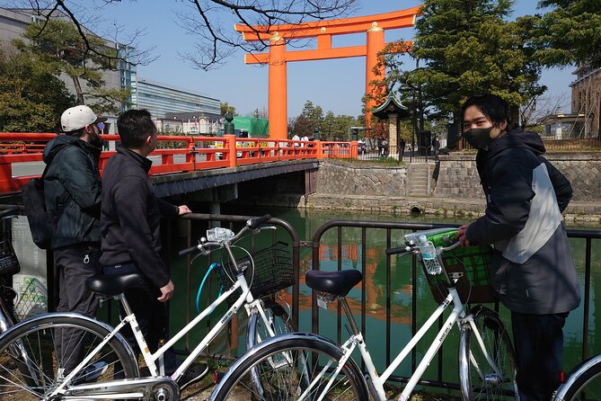 Start from Kyoto Station: Early Morning E-Bike Tour with Kyotoite - What the best guides do with a small group