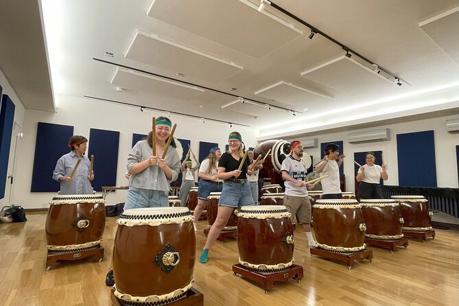 TAIKO, Japanese Drum Experience from Kyoto - The warm-up: taiko history, then hachimaki calligraphy