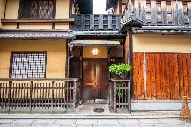 Takashi's local food adventure through Gion Kyoto tips of Ramen - Meet your guide: Takashi and Natsuki