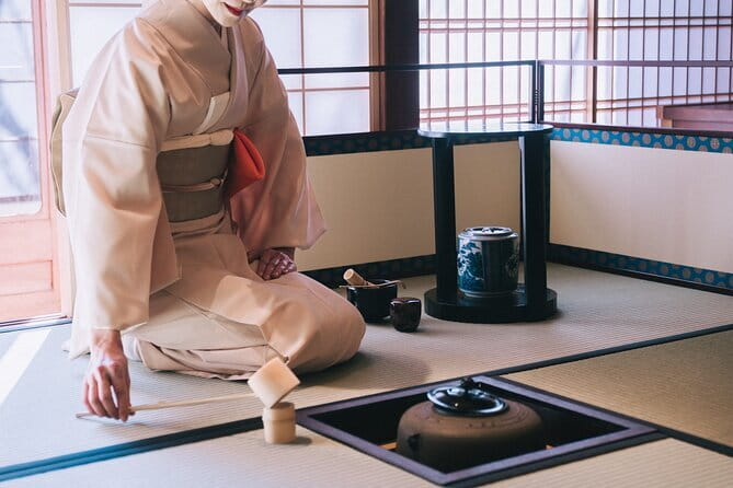 Tea Ceremony with Kimono and Professional Photoshoot in Kyoto - Kimono fitting in the dressing room: what you need to know upfront