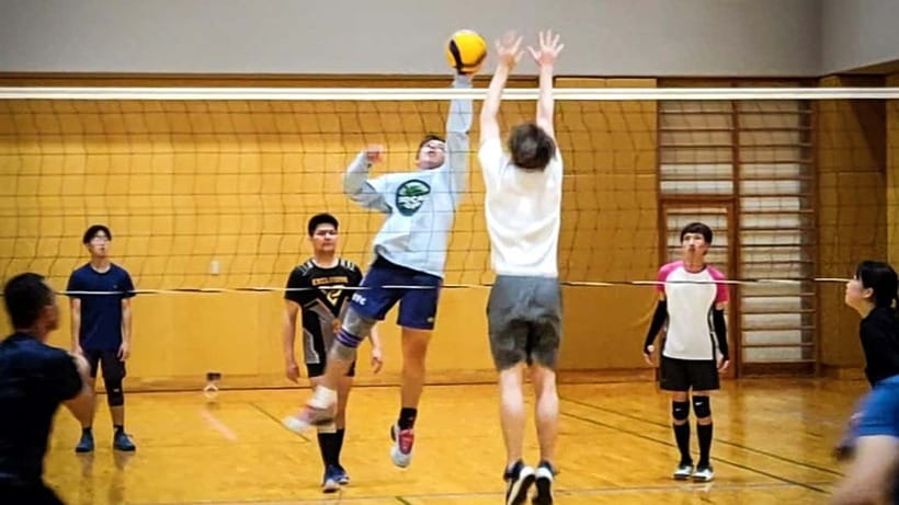 Volleyball in Osaka, Kobe & Kyoto with locals! - Osaka vs Kyoto: showers, fees, and gym-to-gym reality